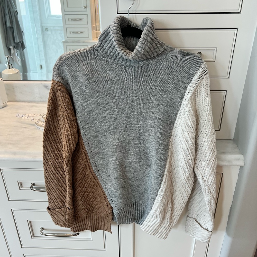 French connection Tri-color turtleneck chunky sweater. XS